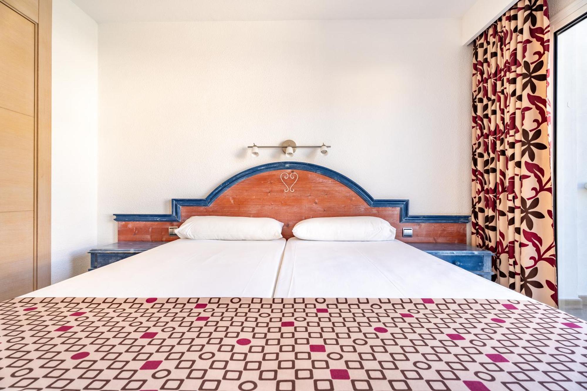 Cala Nova Apartamentos Пуерто Рико Екстериор снимка
