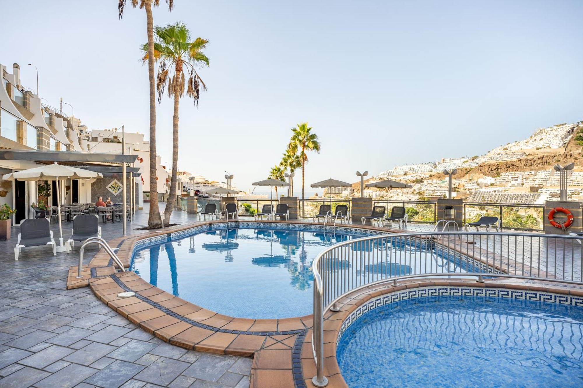Cala Nova Apartamentos Пуерто Рико Екстериор снимка