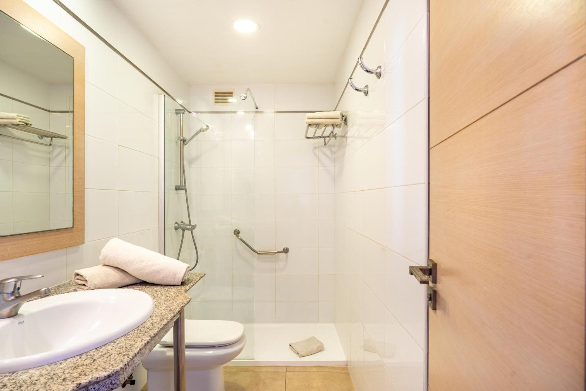 Cala Nova Apartamentos Пуерто Рико Екстериор снимка